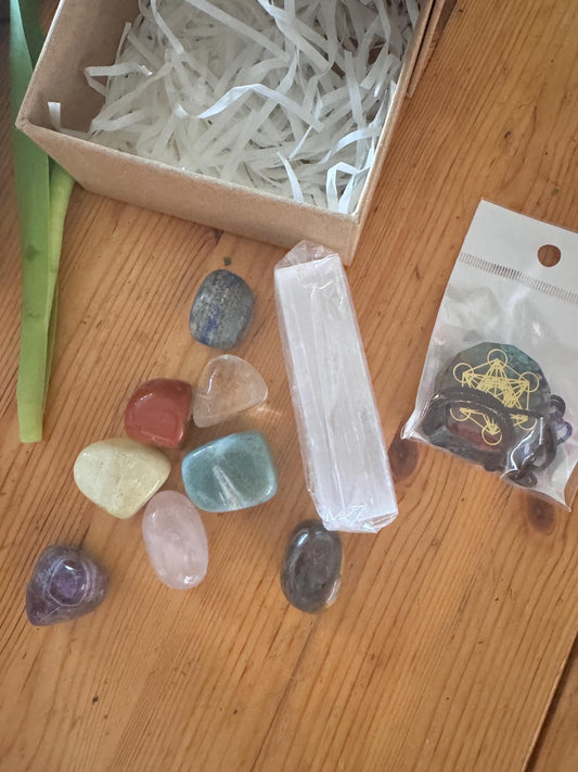 Crystal Healing Box – Selenite, Quartz or Amethyst Gift Set – Energy Cleansing Crystals